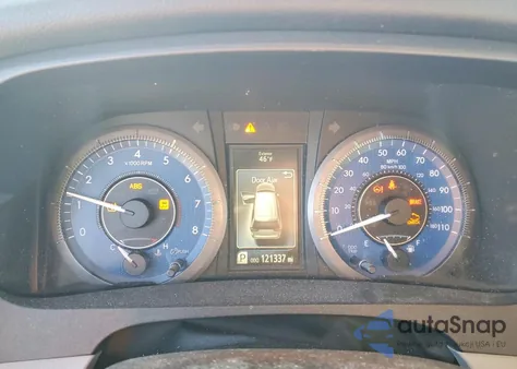 2015 Toyota Sienna Xle z USA, uszkodzony, nr VIN 5TDYK3DC3FS622147